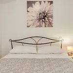 فندق مبيت وإفطار Porta Adriatica 3*