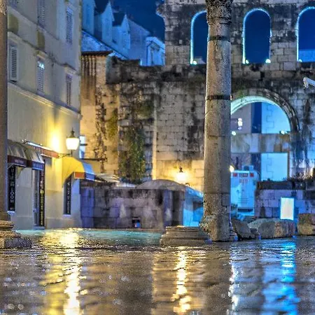 Porta Adriatica Couette-café Split