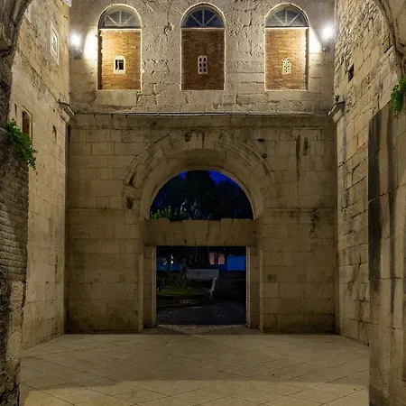 Couette-café Porta Adriatica 3*